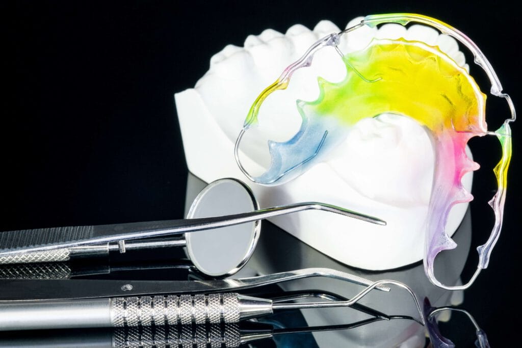 รีเทนเนอร์ สวยสีมงคล